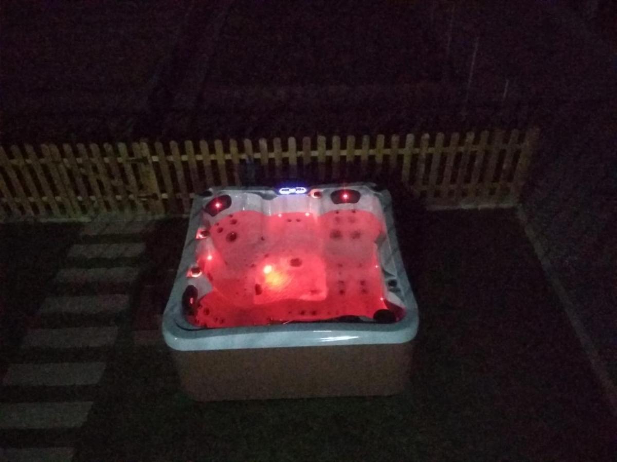 Apartamento Rural Casa Paco Con Jacuzzi Exterior Y Barbacoa Aínsa Kültér fotó